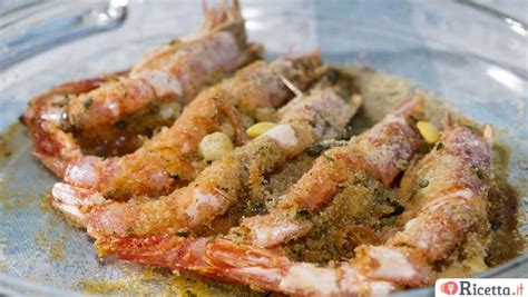3 rovesciare su di essi un'emulsione ottenuta mescolando energicamente l'olio con il vino bianco e un pò di pepe. Ricetta Gamberoni al forno - Consigli e Ingredienti ...