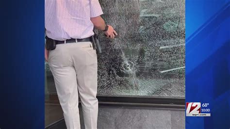 Police Shots Fired Into Jewelry Store Youtube