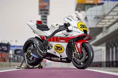 Yamahas Yzr M1 Motogp Race Bike Livery Is A Throwback To The 1960s