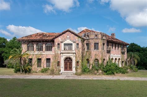 You Can Now Buy The Abandoned Howey Mansion For 500k Blogs