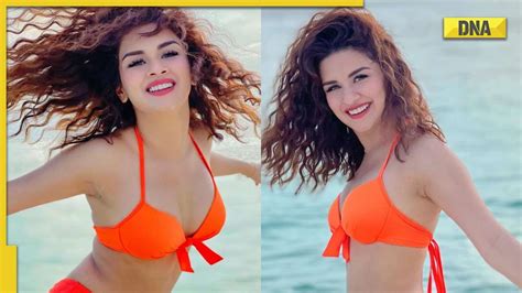 Avneet Kaur Looks Sizzling Hot In Orange Bikini Drool Worthy Photos Go