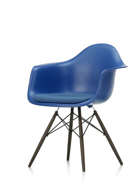 Vitra stühle in großer auswahl. Eames Plastic Arm Chair DAW Stuhl mit Sitzpolster Vitra ...