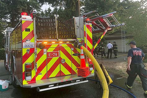 kent firefighters douse two structure fires that struck almost simultaneously kent reporter