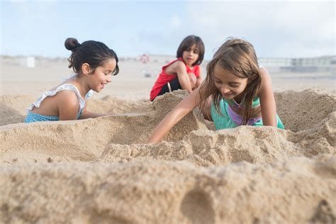 11 Ideas De Juegos En La Arena Y En La Playa Para Jugar Con Niños En Vacaciones