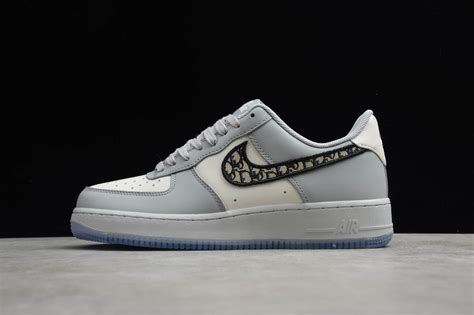 This is the first time that jordan has collaborated with a legacy fashion label like dior, making this release one for the books. 2020 Dior x Nike Air Force 1 Air Dior Wolf Grey Sail ...