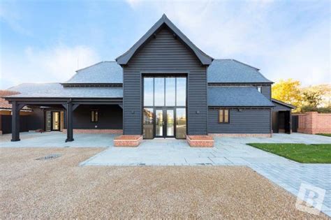Essex is situated in east anglia and close to london and some seaside resorts. This £1.5 million Chelmsford barn conversion is on the ...