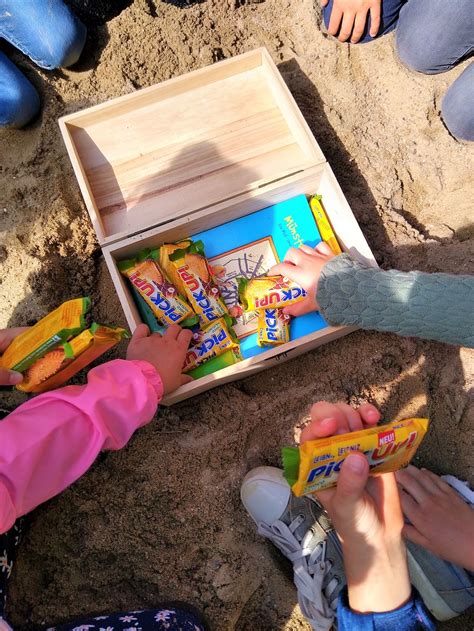 The venue comprises 5 bedrooms and 1 bathroom. Abschiedsfeier der Vorschulkinder in Klaras Kinderhaus - News