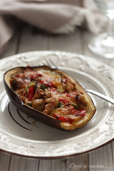 May 20, 2020 · spezie, abbinamenti e cotture sfiziose daranno come rendere squisite le verdure, protagoniste di piatti leggeri e vegetariani come burrata con melanzane e pomodori verdi sott'aceto, frittata di spaghetti e peperoni verdi, insalata di pomodori con salse, passatelli in zuppa di pomodoro, spaghetti con verdure al forno, quiche ai pomodori e. Melanzane ripiene di verdure e salsiccia-Cottura in forno