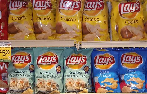 The perfectly crispy chip that has been america's favorite snack for more than 75 years. Product Review: Lay's Southern Biscuits & Gravy - Tasty Island