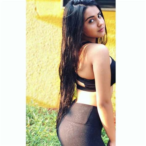 Épinglé Par Itsme Duashi Sur Roshni Walia