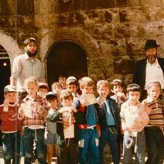 חשש שהחלפתו ובנייתו מחדש ייצרו מהומות בהר הבית. החג של ילדי הרובע