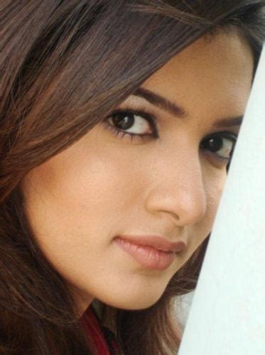 Sara Chaudhry Famous Pakistani Model And Tv Actress