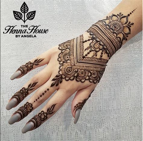 Simple Henna Tattoos On Hand 11 Awesome And Elegant Henna Tattoo