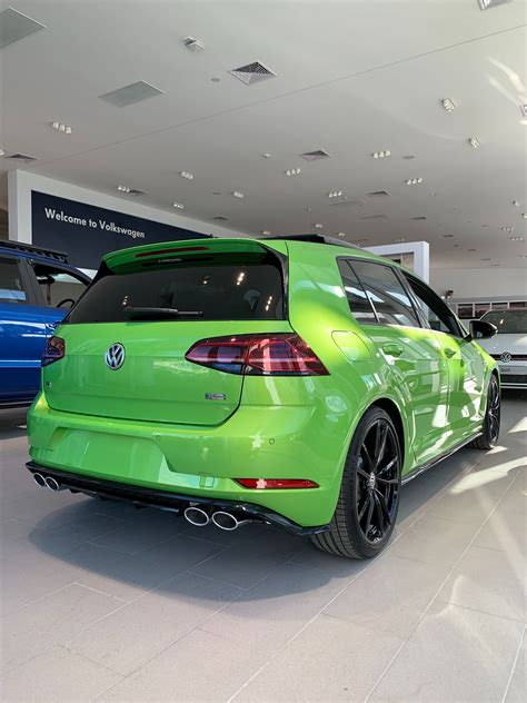 The Vw Golf R Final Edition Looks Tasty In Viper Green Thoughts Rautos
