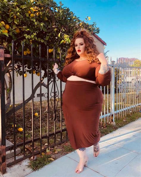 Tess Holliday Fights Back After Body Shamers Attack Her Cosmo Cover