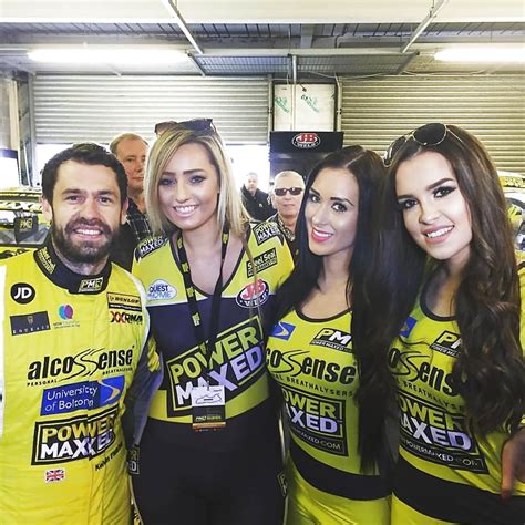 Grid Girls And Pit Babes Photo 122 126