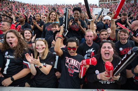 Sports Illustrated Bearcats Football Embodies Uc Work Ethic