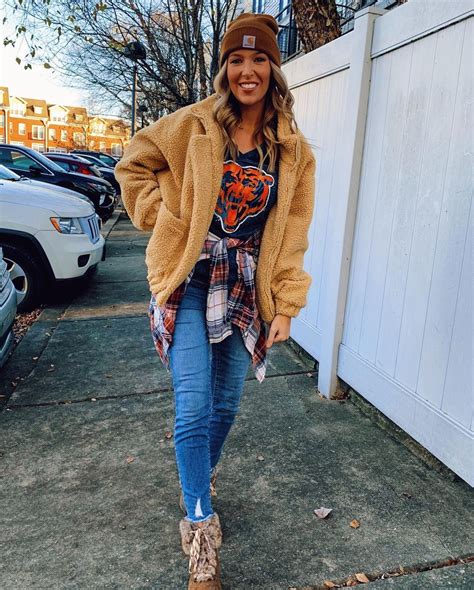 Cold Weather Football Game Day Outfit | Nfl outfits, Gameday outfit
