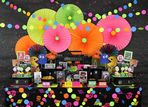 One of the key things to have in an 80s theme party is the right decorations that people in the 80s would have had. 80's Themed Party In A box - Hooray