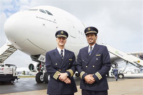 Emirates Est Recrutar Pilotos Kiosque Da Avia O O Seu Site De