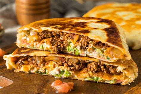Mexican Beef Quesadilla Recipe In 2021 Crunch Wrap Supreme Recipes