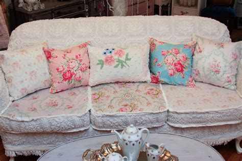 4.6 out of 5 stars. Vintage Chic Furniture Schenectady NY: OMG! Antique Sofa ...
