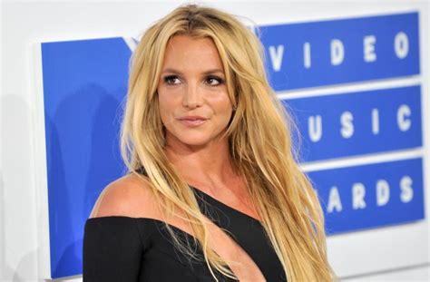 Britney Spears Checks Into Mental Health Facility After Dad Nearly