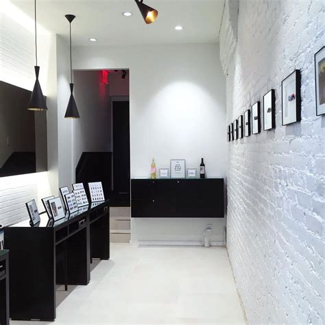 The Only 5 Nyc Nail Salons Fashion Girls Love Who What Wear Uk