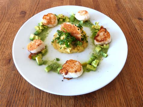 Like potato chips, you cannot stop at just eating one. Seared Scallops with Roasted Garlic Cauliflower Mash Low ...