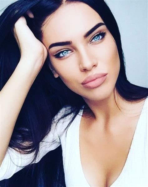 кДтёρσℓє Gorgeous Eyes Brunette Beauty Stunning Eyes