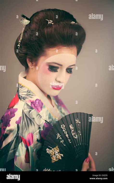 Geisha Hi Res Stock Photography And Images Alamy