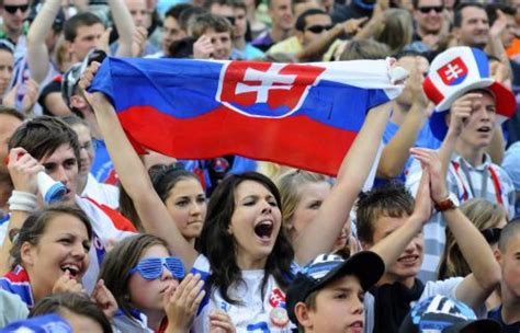 Čt sport otevřel archiv z, přímé přenosy nahrazují velké momenty minulosti koronavirová pandemie paralyzovala světový sport a výrazně ovlivní také vysílání čt sport. Slováci propadli bezbřehé euforii, Italové hledají příčiny ...