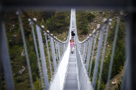 Szwajcaria Zermatt Najdłuższy Na świecie Most Wiszący Dla Pieszych