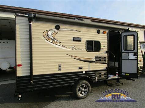 You're going to love all of the convenient #features in this #traveltrailer like the easy store door by the rear set of bunk beds! New 2017 Coachmen RV Clipper Ultra-Lite 17BH Travel ...