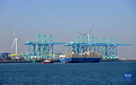 Der Hafen Von Tianjin Stellt Einen Neuen Jahresrekord Im