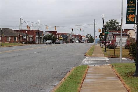 The rich agricultural valley of the tennessee river occupies the extreme northern part of the state. Centre, Alabama - Wikipedia