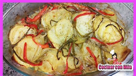 Las patatas a lo pobre son una de las formas de preparar las patatas más populares. Patatas al horno o patatas a lo pobre - YouTube