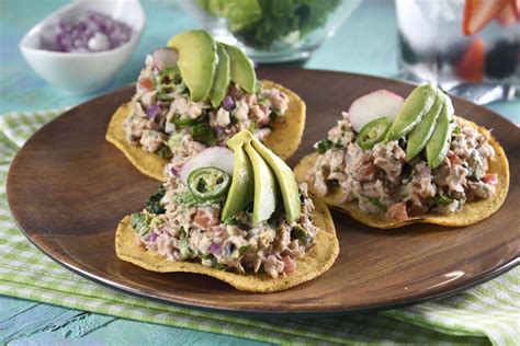 Tostadas De Salpicón De Atún Con Kale