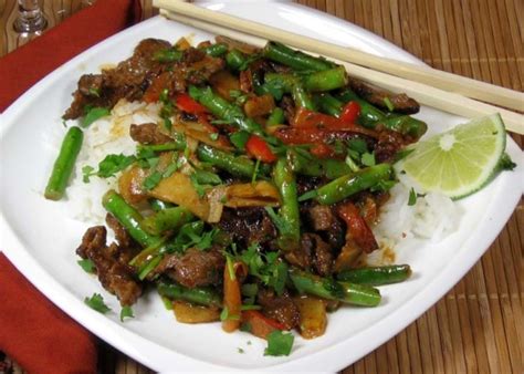 Thailand is a beautiful country with flavorful, aromatic food that truly complements the experience. Thai Spicy Beef Recipe - Food.com