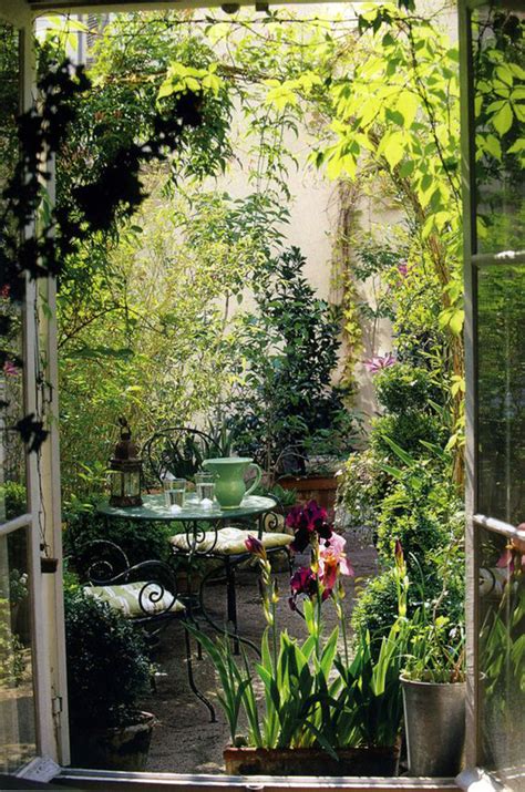 And below you can see 15 secret garden ideas, which will show how wonderful is to have the one just for you! 20 Outdoor Reading Nooks With The Secret Garden | HomeMydesign