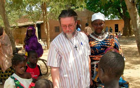 Esperança Na Libertação Do Padre Sequestrado No Níger