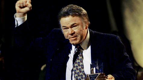 Roy Clark Dies Country Music Stars React To Hee Haw Hosts Death
