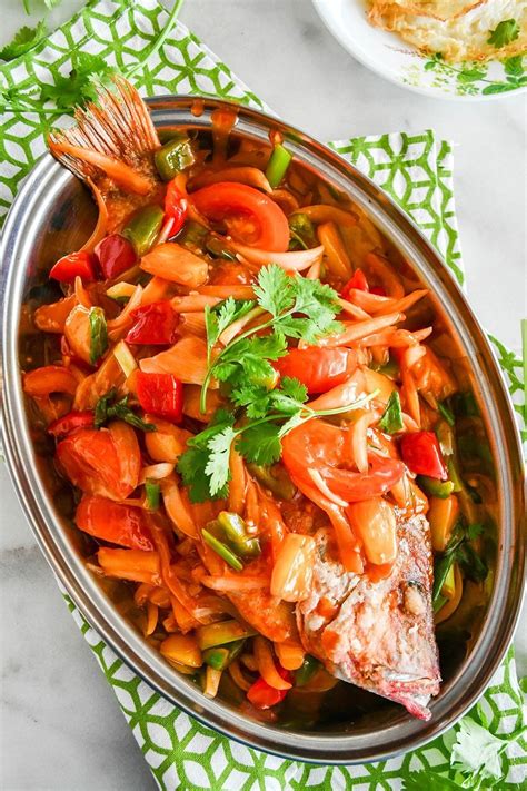Sweet, tangy, savory, tomato and chilli based sauce which will electrify your palate and satisfy your tastebuds. Chinese-Style Superior Sweet and Sour Whole Fish | Foodelicacy
