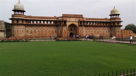 Fatehpur Sikri History Architecture Timings Built By Adotrip