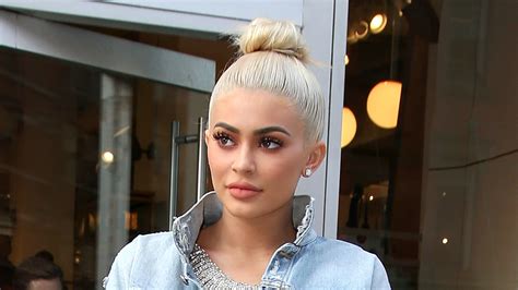 Kylie Jenner Already Switched From Blonde To Pastel Pink Hair — Photos