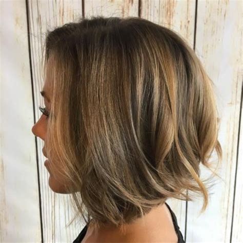 Start with a pale ash brown base and blend in golden blonde highlights for a look that will glisten like copper in the sunlight. 60 Beautiful and Convenient Medium Bob Hairstyles | Medium ...