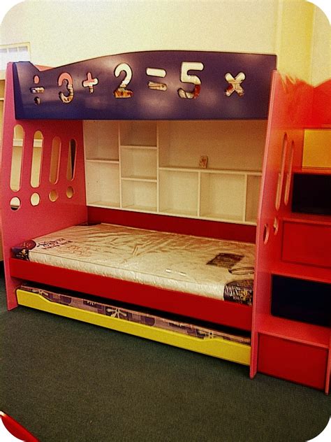 Jadi, jika anda memerlukan ruang secara efisyen, katil loft adalah pilihan anda tetapi jika anda mahu meingkatkan kapasiti bilangan orang untuk tidur, pilihan anda adalah katil bertingkat. Furniture Hunting - Katil anak-anak! | ~Sato Oreo~