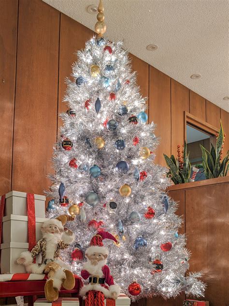 Our Retro Inspired Christmas Tree Rchristmas