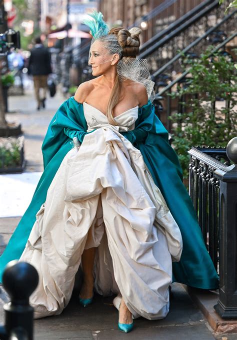 sarah jessica parker wears carrie bradshaw s wedding dress in and just like that pics