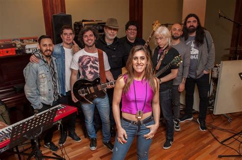 She is also a film and tv actress. Festival Ciudad Emergente 2018: Soledad Pastorutti cambia ...